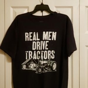 Mens short sleeve tee size large